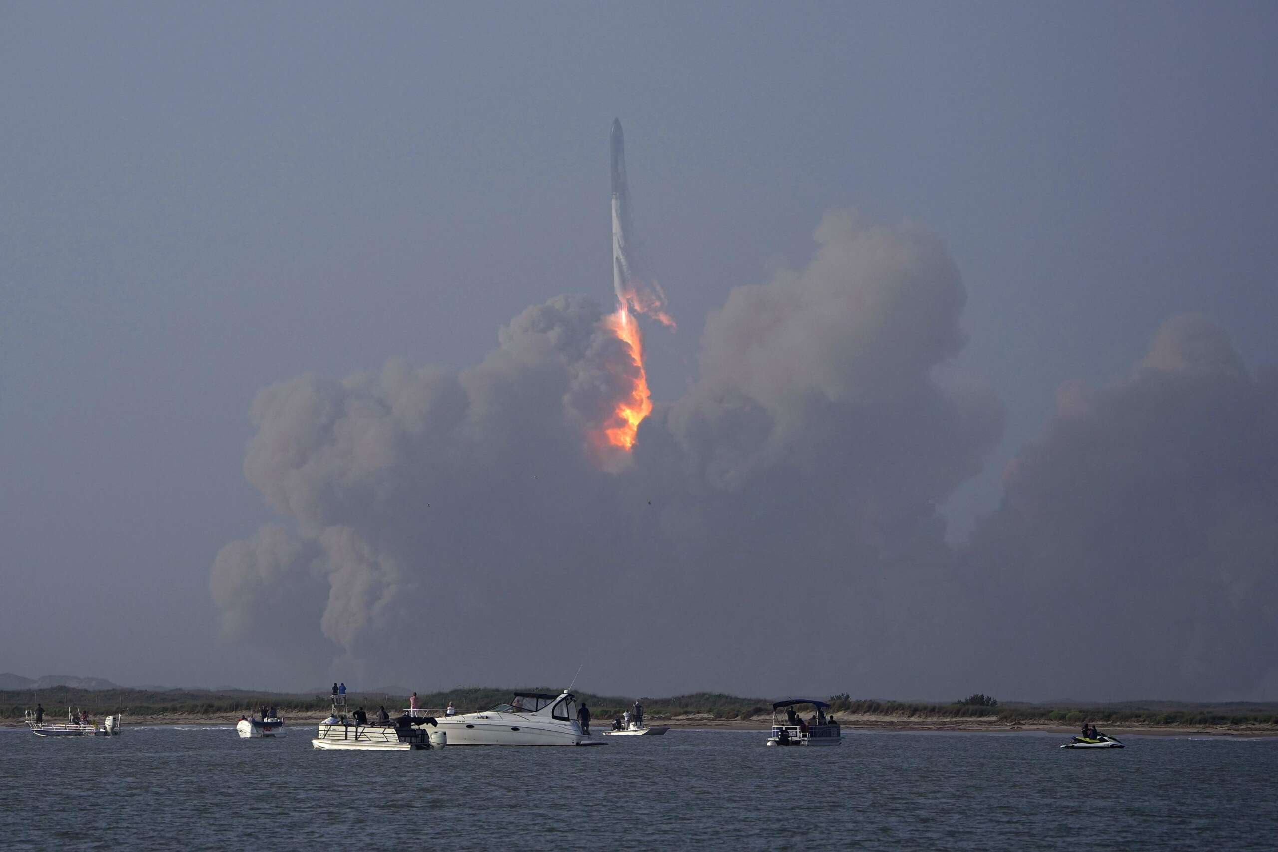 SpaceX giant rocket explodes minutes after launch from Texas by fnordpiglet